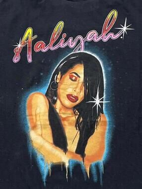 Aaliyah Preowned Medium T-shirt